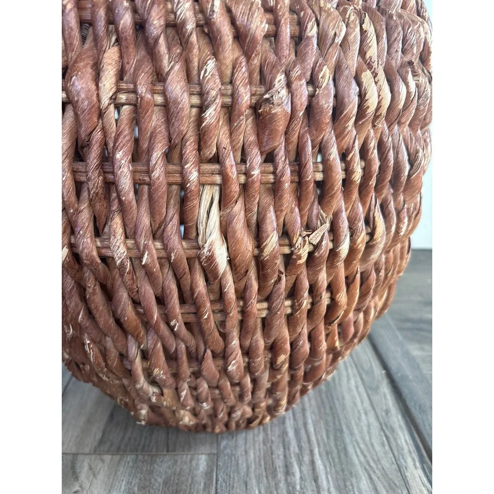 Vintage Hand‎ Woven Wicker Basket Brown Twisted Fiber